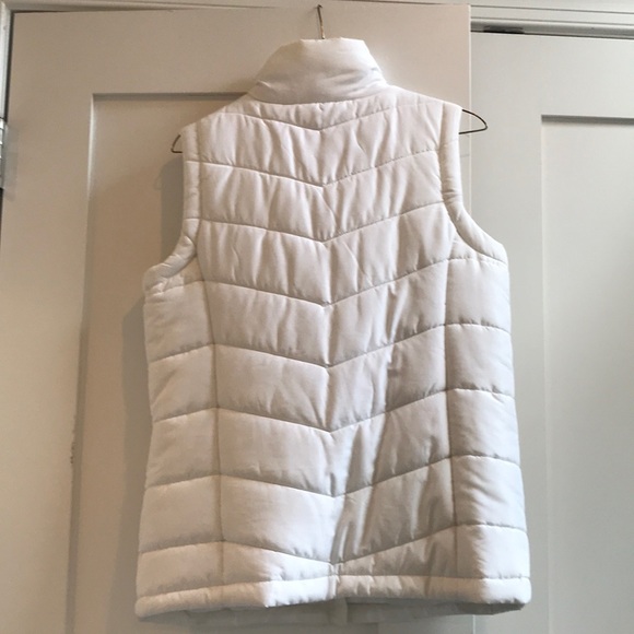 Maxwell studio white puffer vest - Picture 3 of 3